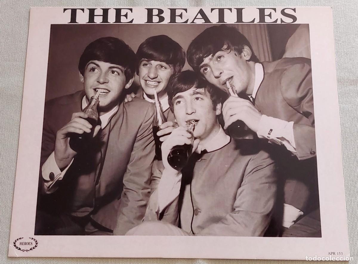 Otros art&iacute;culos de coleccionismo en papel: The Beatles. Heroes. Cart&oacute;n. 30x24 cm.