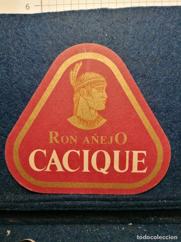 Sammelleidenschaft Andere Papierartikel: POSAVASOS RON A&Ntilde;EJO CACIQUE