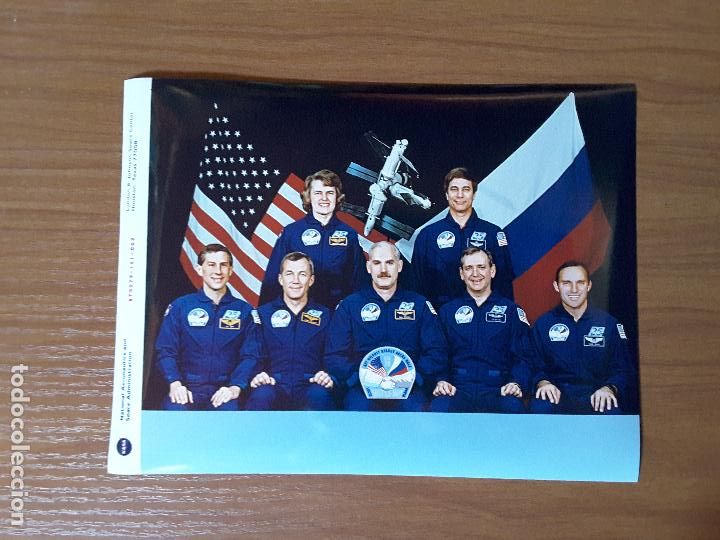 Outros artigos de papel: Foto original NASA tama&ntilde;o DIN A4, Misi&oacute;n STS-79 (STS079-(S)-002) - Space Shuttle