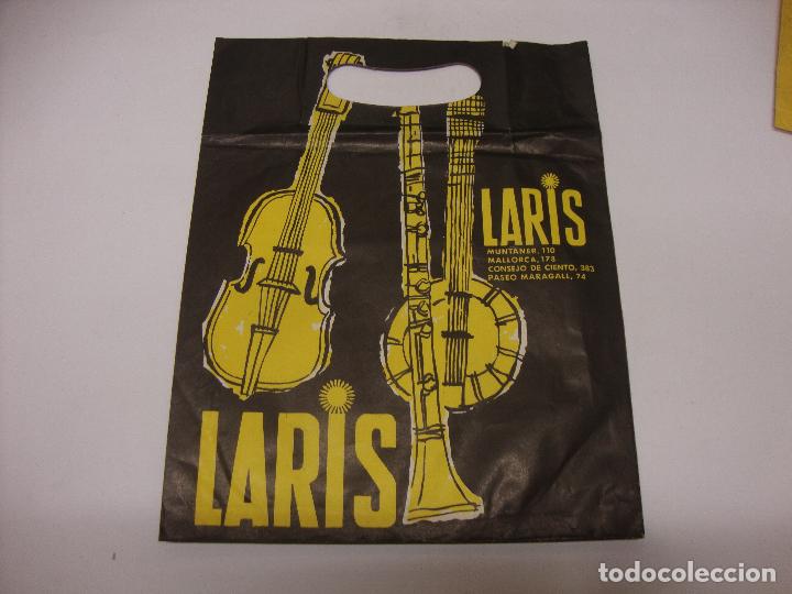 Otros art&iacute;culos de coleccionismo en papel: BOLSA PAPEL DISCOS SINGLES LARIS BARCELONA