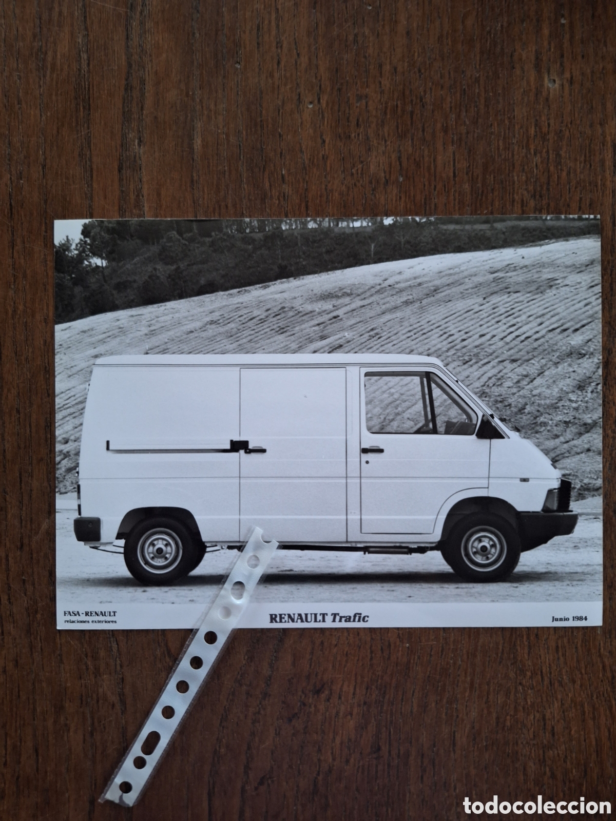 Outros artigos de papel: Fotograf&iacute;a furgoneta Renault Trafic