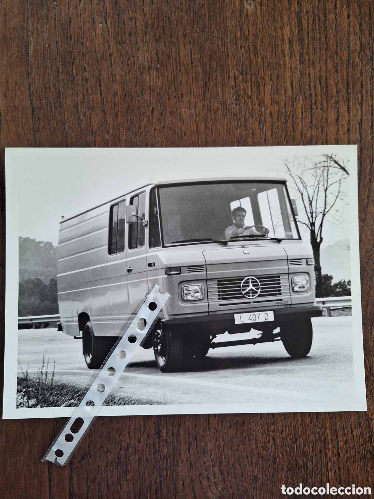 Sammelleidenschaft Andere Papierartikel: Fotograf&iacute;a furgoneta Mercedes benz L 407 D