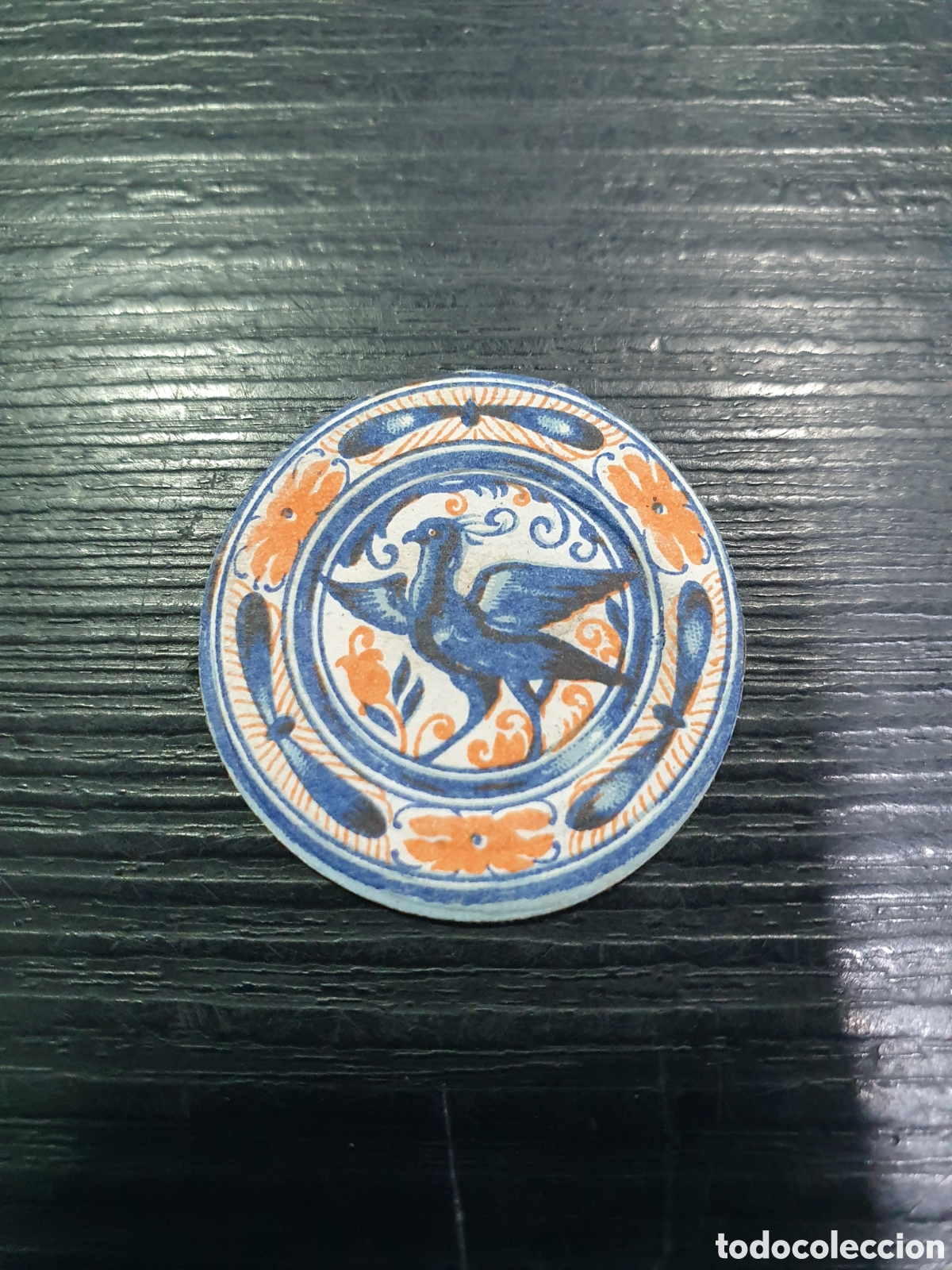 Outros artigos de papel: Emblema Auxilio Social. Cer&aacute;mica Talavera. (L1)