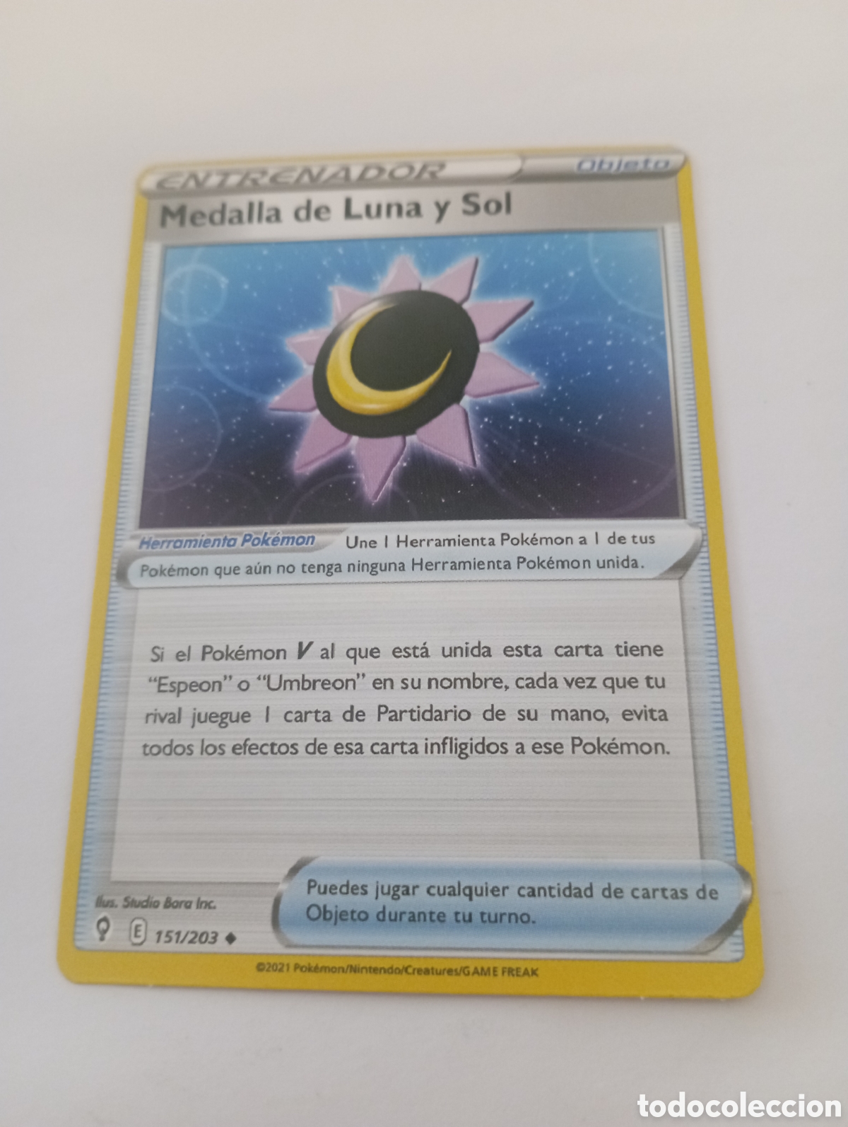 Otros Art&iacute;culos de Coleccionismo en Papel: ENTRENADOR MEDALLA DE LUNA Y SOL POKEMON CARD CARTA POKEMON