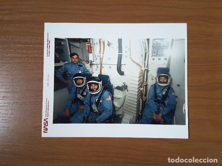 Paper Collecting Others: Foto original NASA tama&ntilde;o DIN A4, Misi&oacute;n STS-51L Challenger (S85-28146) - Space Shuttle