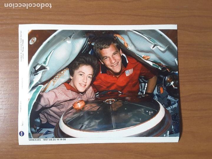 Paper Collecting Others: Foto original NASA tama&ntilde;o DIN A4, Misi&oacute;n STS-86 (STS086-E-5365) - Space Shuttle