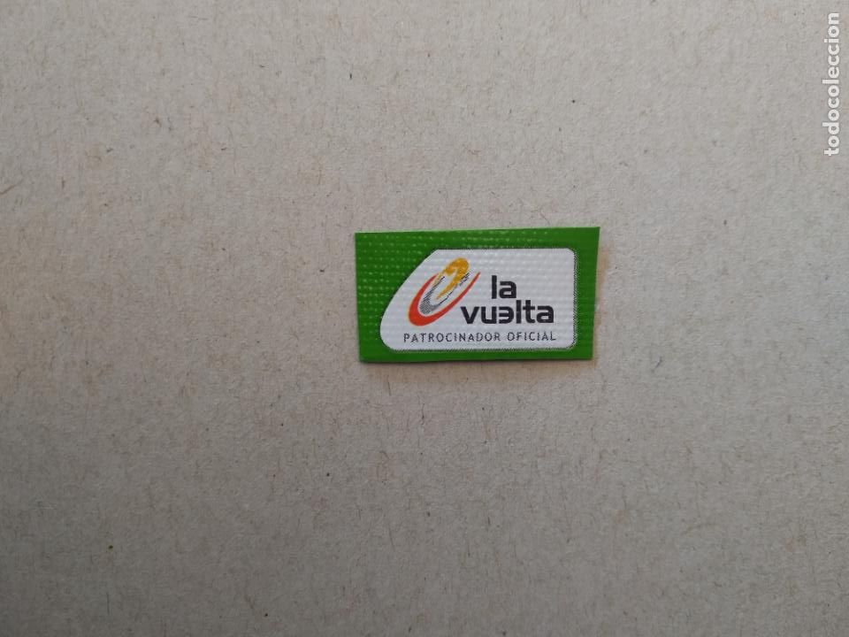 Otros Art&iacute;culos de Coleccionismo en Papel: MINI RECORTE LA VUELTA PATROCINADOR OFICIAL CICLISMO BICICLETA MIDE 1,5CM X 2,7CM