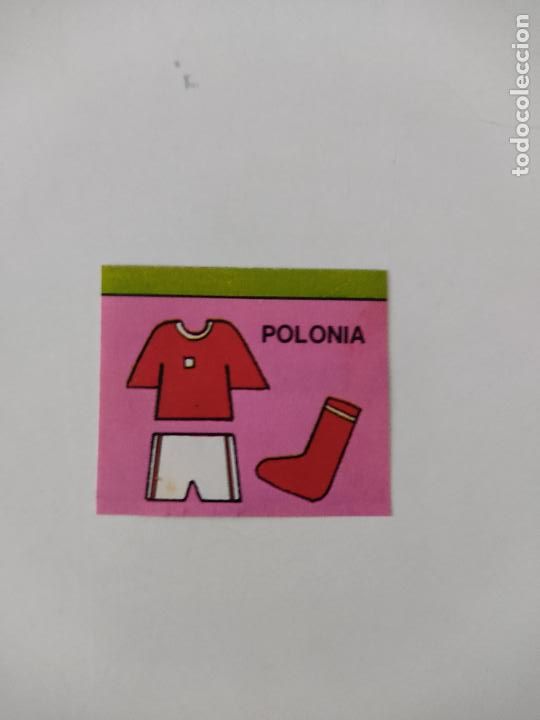 Otros Art&iacute;culos de Coleccionismo en Papel: RECORTE DE PAPEL CAMISETA PANTALON EQUIPACI&Oacute;N POLONIA MUNDIAL 1982 WORLD CUP 82