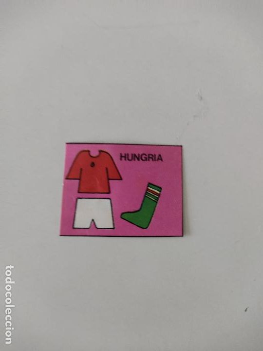 Otros art&iacute;culos de coleccionismo en papel: RECORTE DE PAPEL CAMISETA PANTALON EQUIPACI&Oacute;N HUNGRIA MUNDIAL 1982 WORLD CUP 82