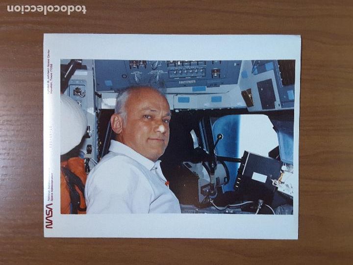 Outros artigos de papel: Foto original NASA tama&ntilde;o DIN A4, Misi&oacute;n STS-31 (S31-06-010) - Space Shuttle