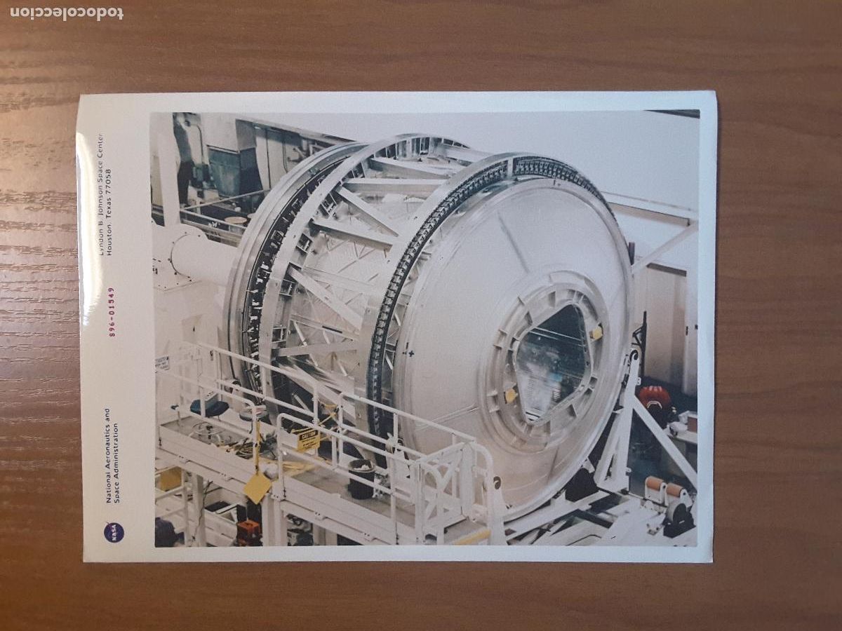 Paper Collecting Others: Foto original NASA tama&ntilde;o DIN A4, S96-01549 - ISS