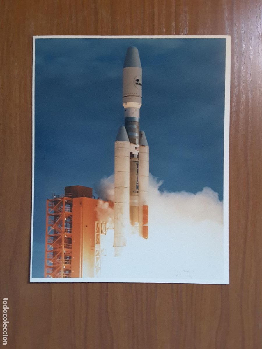 Outros artigos de papel: Foto original Martin Marietta tama&ntilde;o DIN A4, Commercial Titan