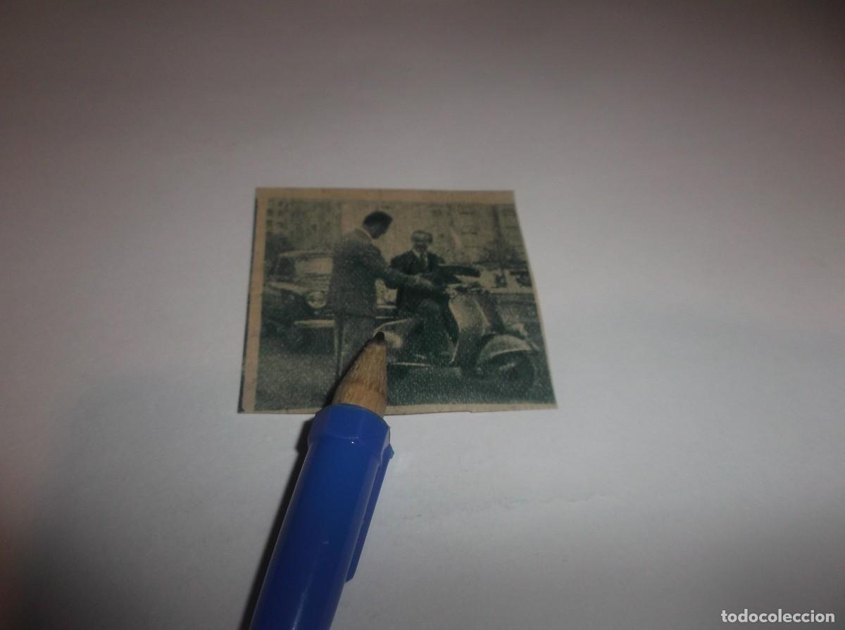 Otros Art&iacute;culos de Coleccionismo en Papel: RECORTE PUBLI.A&Ntilde;O 1955.- SE&Ntilde;OR EN MADRID CON MOTO-VESPA