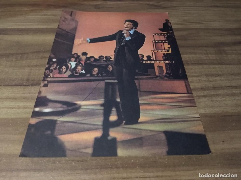 Otros Art&iacute;culos de Coleccionismo en Papel: (MQ241) Tom Jones * Mini Poster Pinup 28 x 21