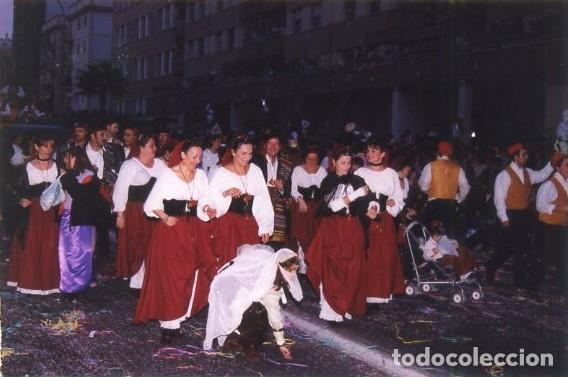Otros Art&iacute;culos de Coleccionismo en Papel: FOTOGRAFIA DEL CARNAVAL DE CADIZ, CHARANGA FAMILIAR EN LA CABALGATA, A&Ntilde;O 1999. FOTCAR-454