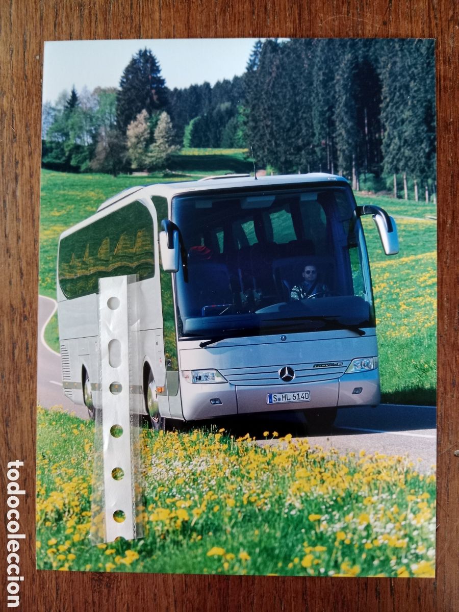 Paper Collecting Others: Fotograf&iacute;a autob&uacute;s mercedes Benz travego