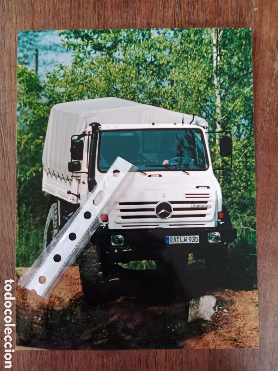 Outros artigos de papel: Fotograf&iacute;a cami&oacute;n mercedes Benz unimog