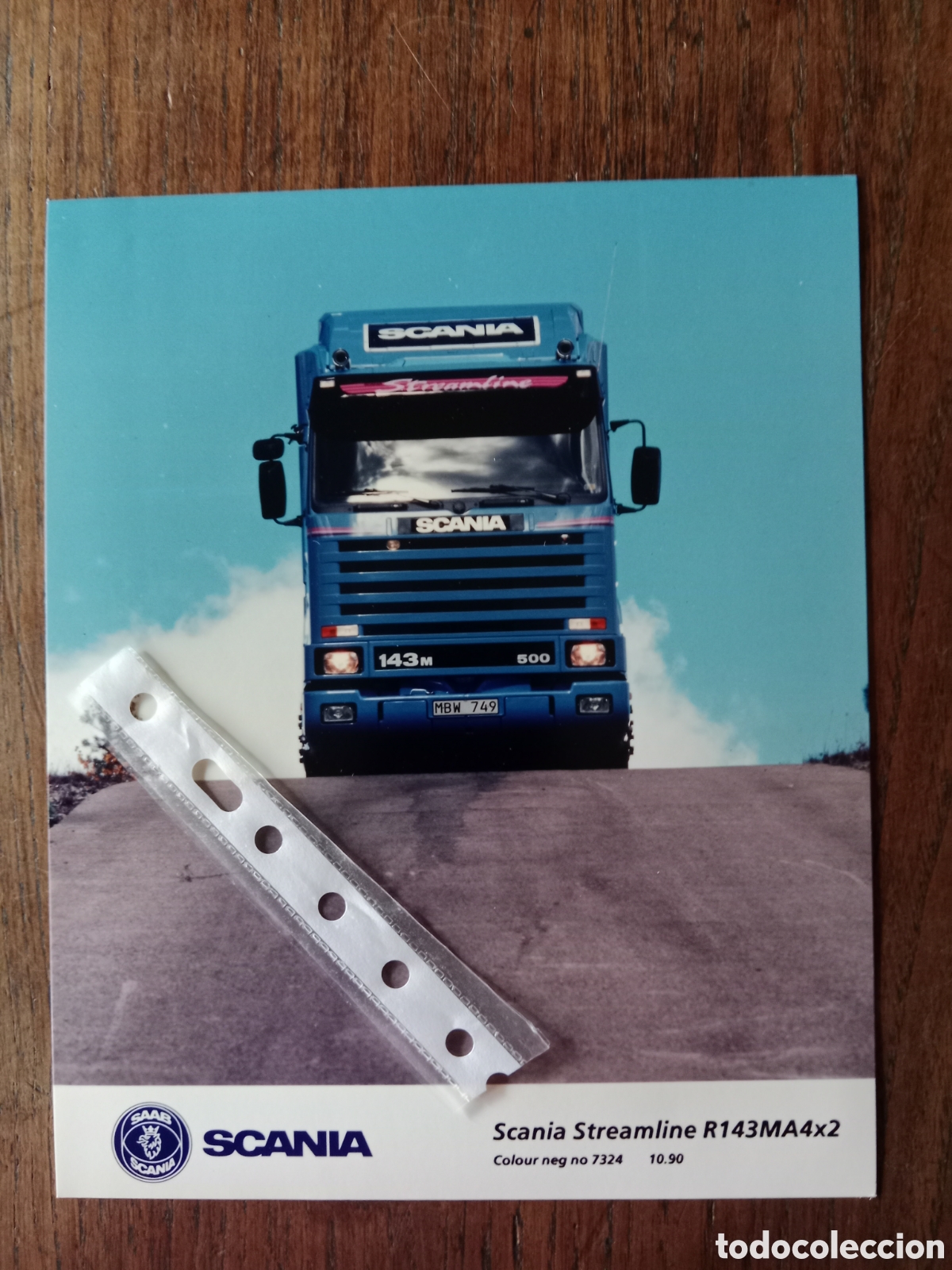 Paper Collecting Others: Fotograf&iacute;a cami&oacute;n scania