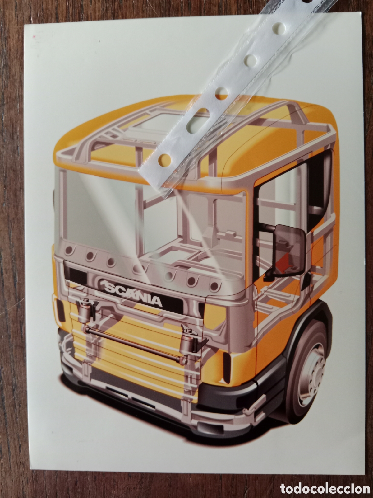 Paper Collecting Others: Fotograf&iacute;a cami&oacute;n scania