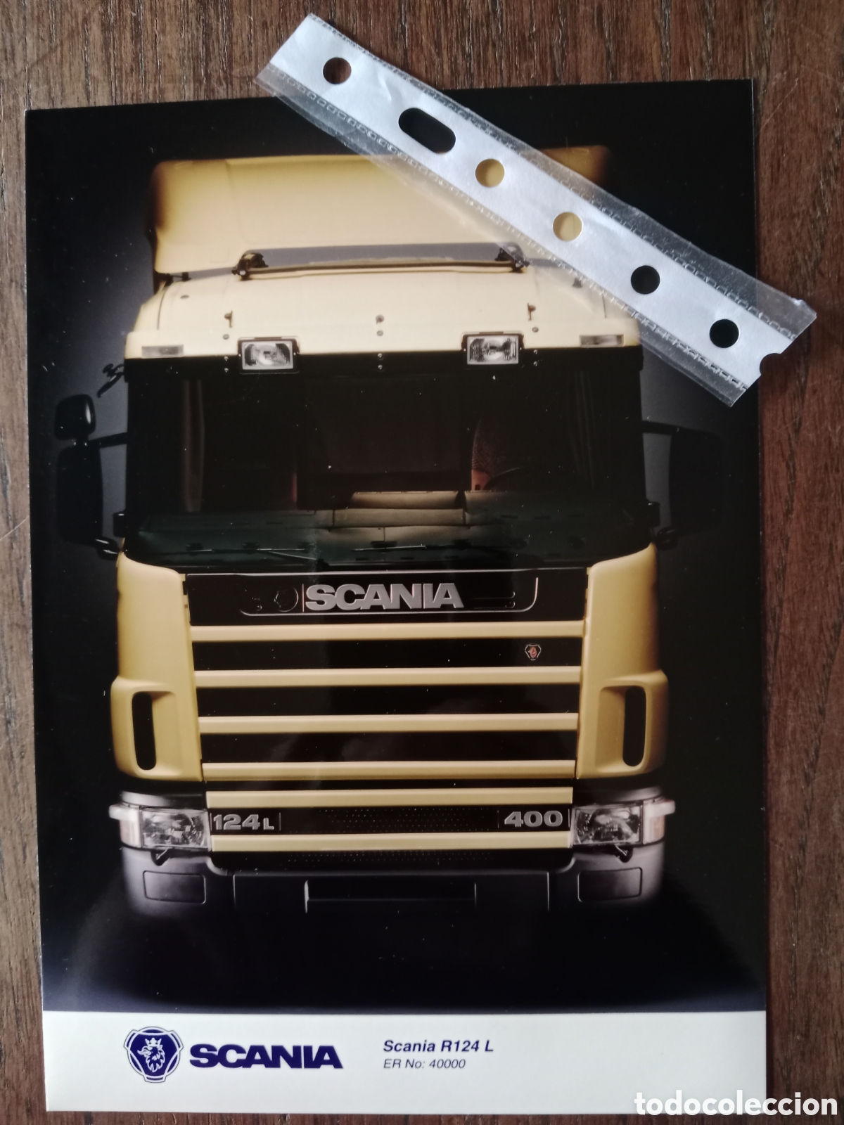 Paper Collecting Others: Fotograf&iacute;a cami&oacute;n scania
