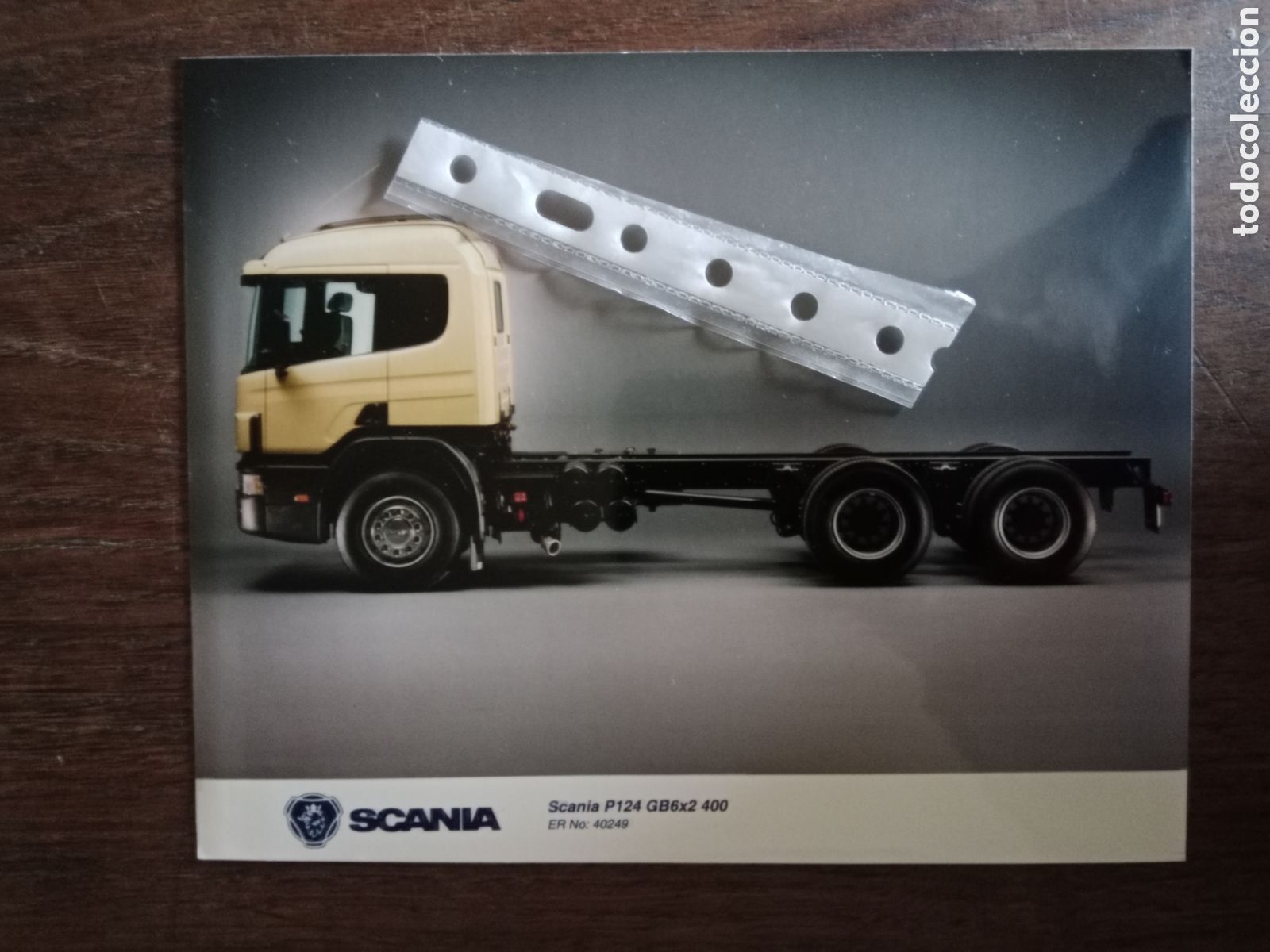 Paper Collecting Others: Fotograf&iacute;a cami&oacute;n scania