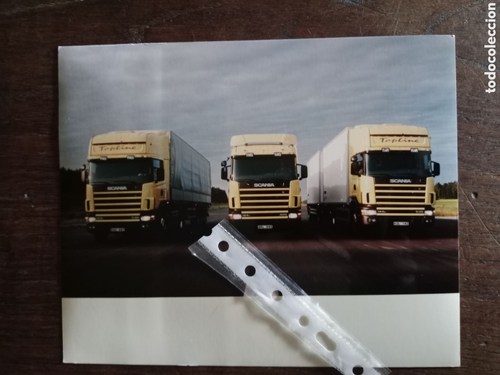 Paper Collecting Others: Fotograf&iacute;a cami&oacute;n scania