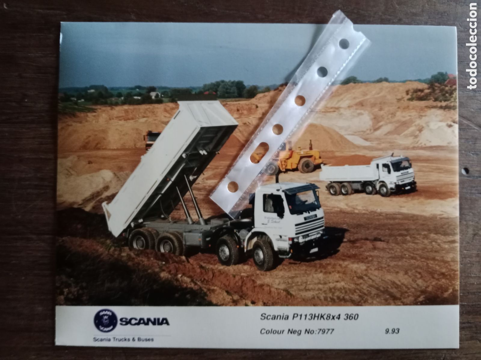 Paper Collecting Others: Fotograf&iacute;a cami&oacute;n scania