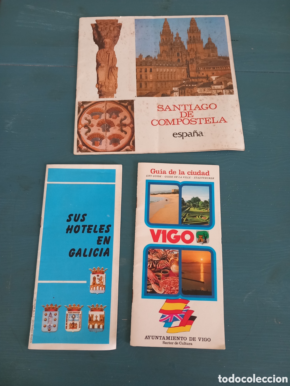 Sammelleidenschaft Andere Papierartikel: Lote Galicia: gu&iacute;a de hoteles, gu&iacute;a ciudad de Vigo, gu&iacute;a Santiago de Compostela