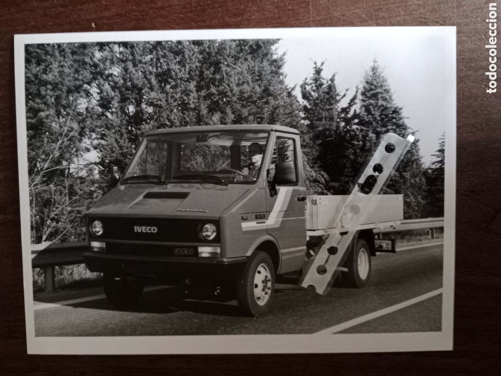 Collectionnisme Papier divers: Fotograf&iacute;a furgoneta Iveco