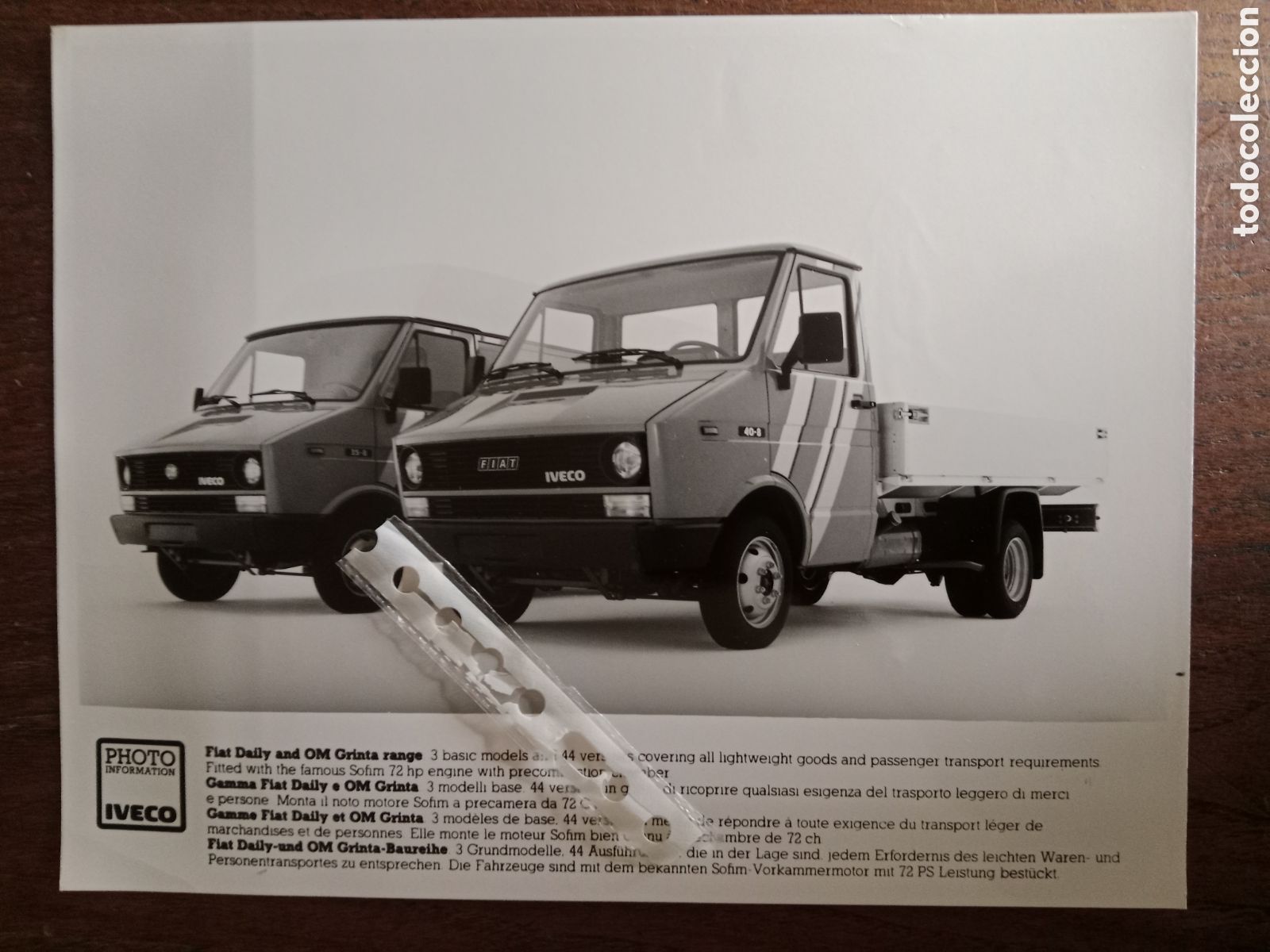 Paper Collecting Others: Fotograf&iacute;a furgoneta Iveco