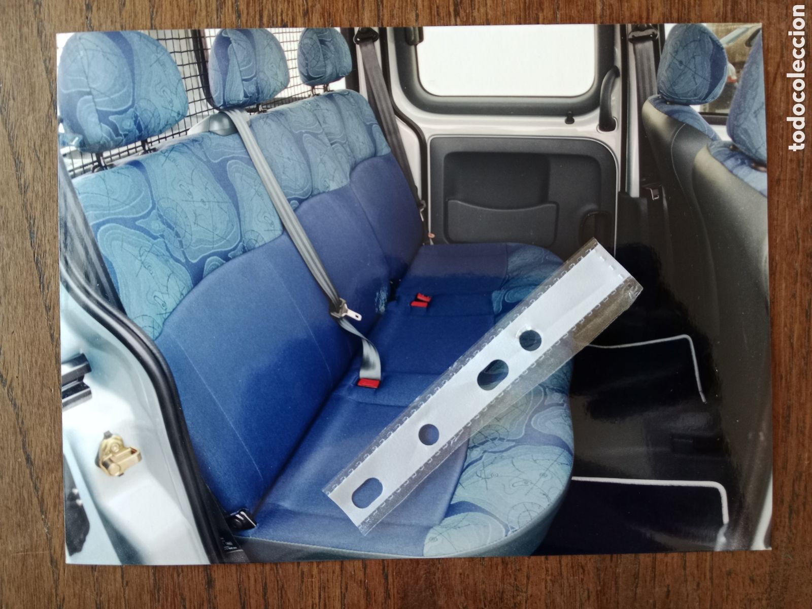 Outros artigos de papel: Fotograf&iacute;a furgoneta Renault Kangoo decathlon