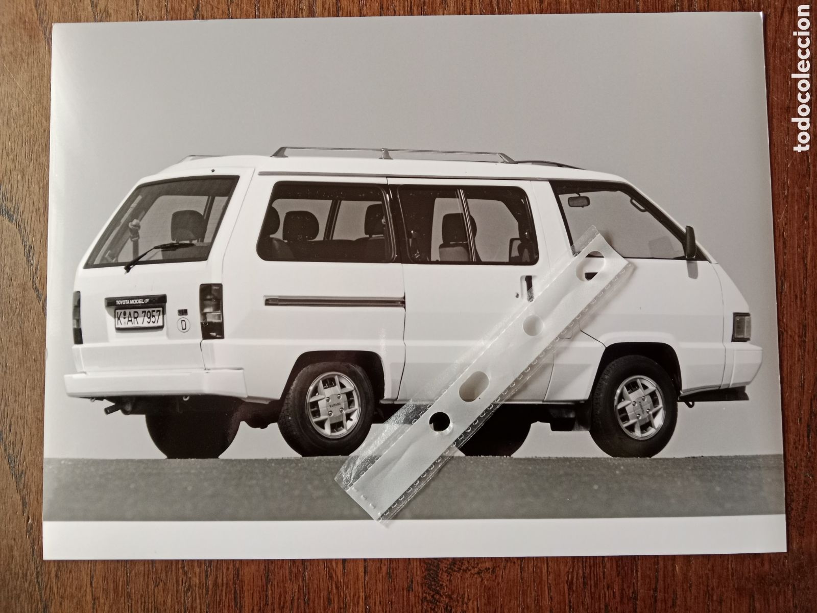 Outros artigos de papel: Fotograf&iacute;a furgoneta Toyota