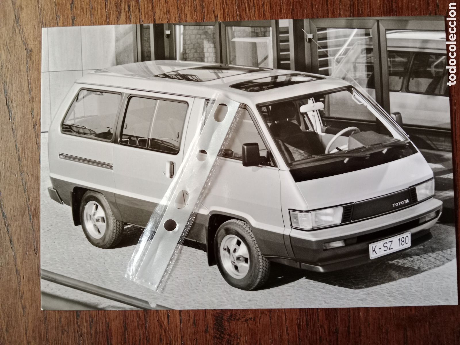 Outros artigos de papel: Fotograf&iacute;a furgoneta Toyota