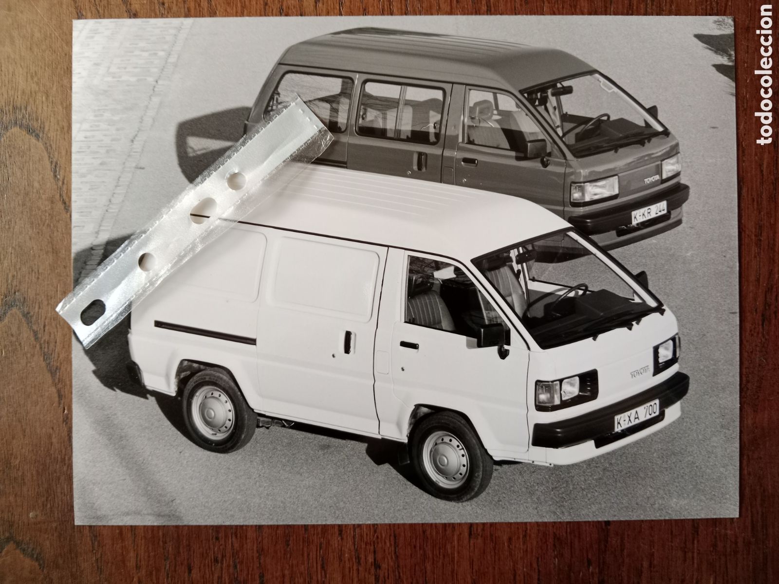 Outros artigos de papel: Fotograf&iacute;a furgoneta Toyota