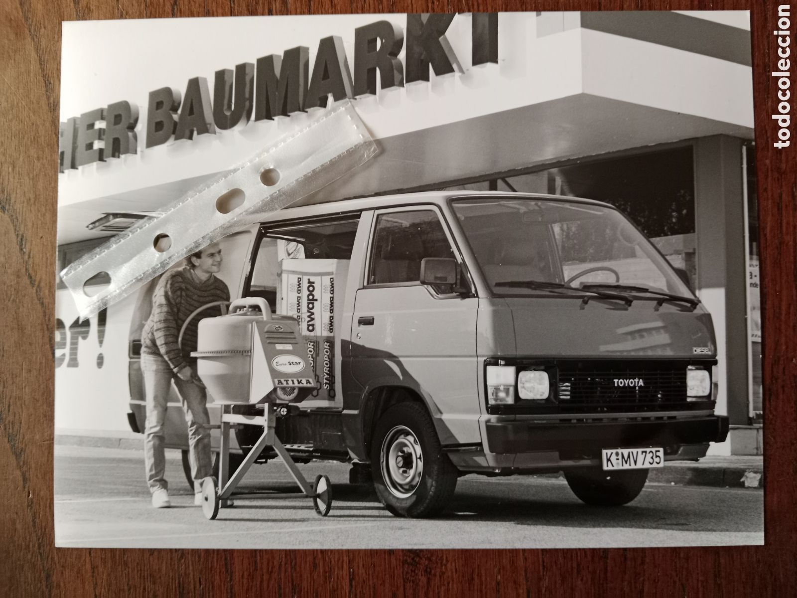 Outros artigos de papel: Fotograf&iacute;a furgoneta Toyota