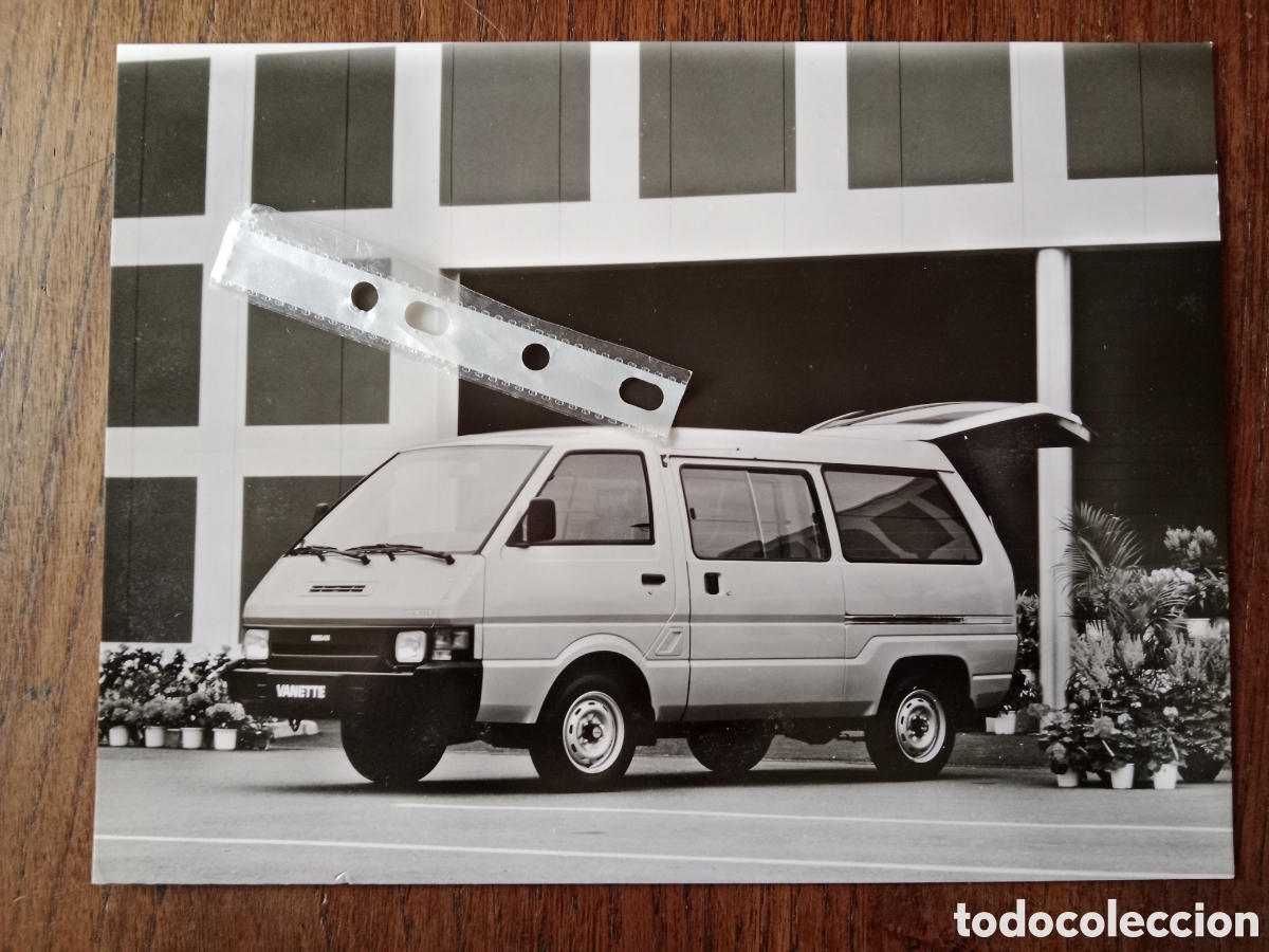 Outros artigos de papel: Fotograf&iacute;a furgoneta Nissan vanette