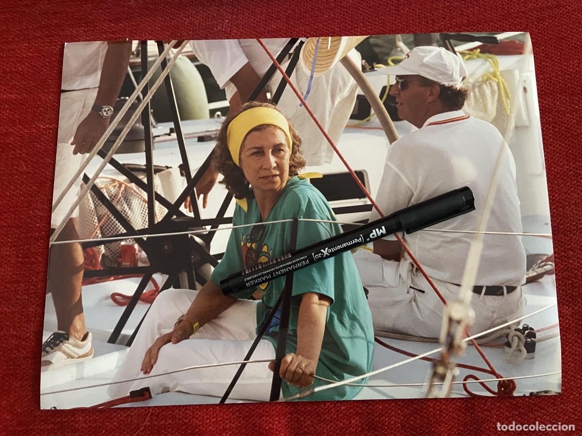 Collectionnisme Papier divers: F34214 FOTO FOTOGRAFIA ORIGINAL REY ESPA&Ntilde;A JUAN CARLOS BORBON SOFIA VELA PALMA MALLORCA (1-8-1994)