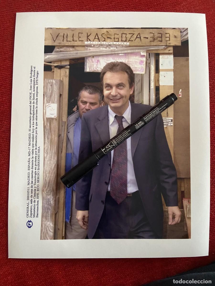 Otros art&iacute;culos de coleccionismo en papel: F34314 FOTO FOTOGRAFIA ORIGINAL POLITICA JOSE LUIS PEREZ ZAPATERO (11-5-2001) PSOE SINTEL