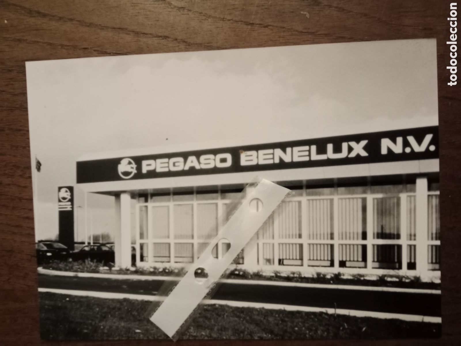 Paper Collecting Others: Fotograf&iacute;a cami&oacute;n Pegaso benelux