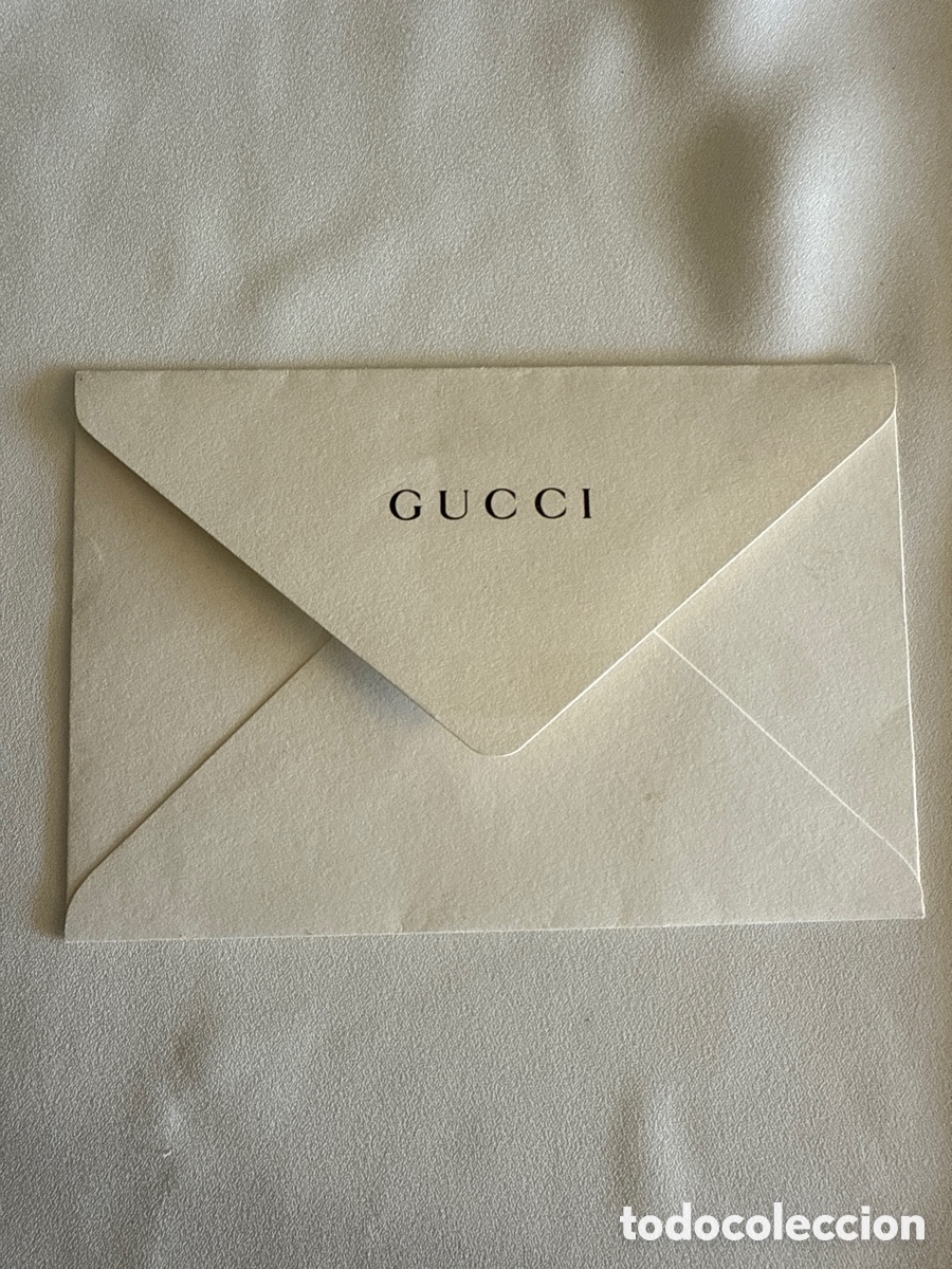 Otros art&iacute;culos de coleccionismo en papel: Sobre gucci beige en bue. Estado