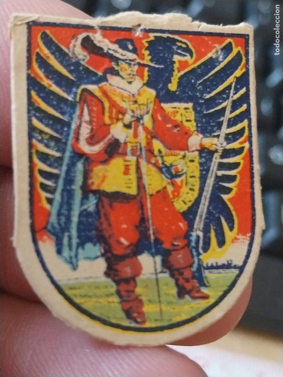 Otros Art&iacute;culos de Coleccionismo en Papel: INFANTERIA ESPA&Ntilde;OLA AUXILIO SOCIAL EMBLEMA 30CT ORIGINAL EPOCA FRANCO 3,4CMS ALTO