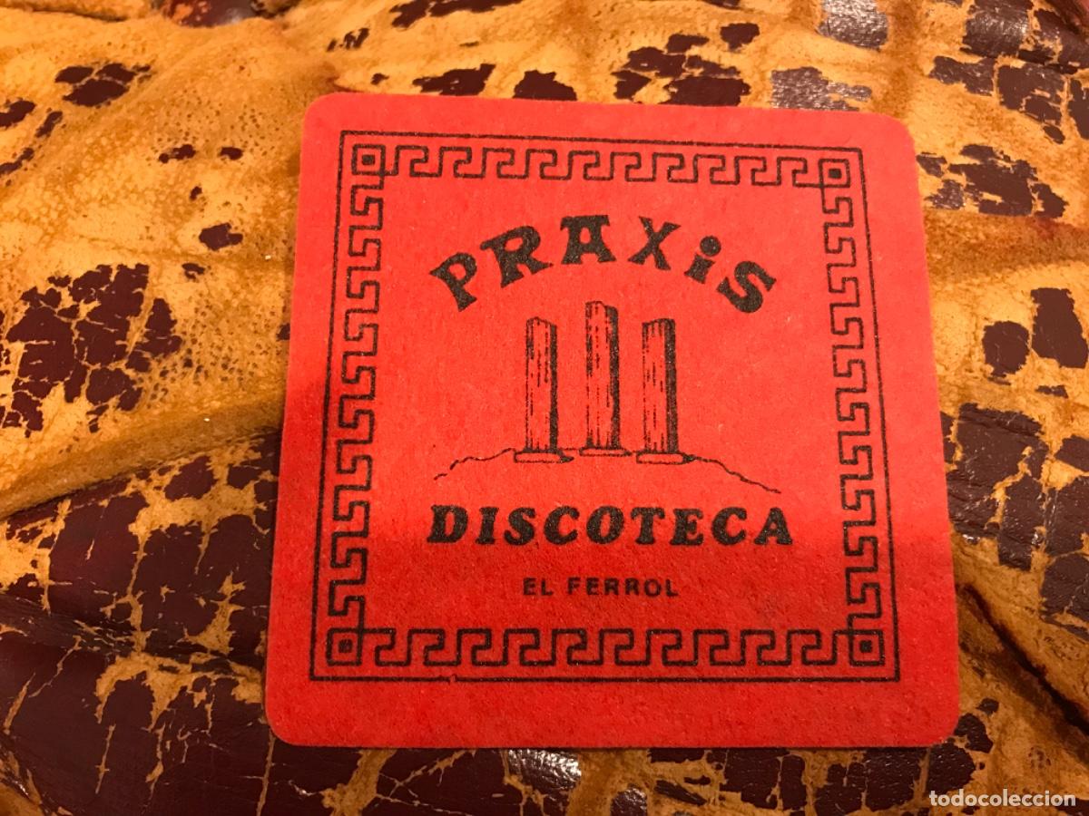 Sammelleidenschaft Andere Papierartikel: POSAVASOS DE TELA. PRAXIS DISCOTECA, FERROL. 8,5 X 8,5CM