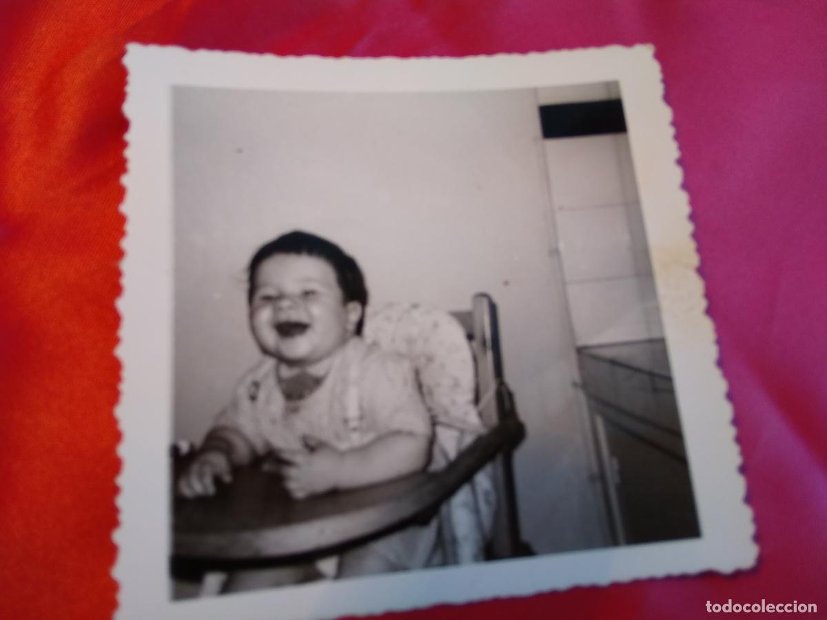 Sammelleidenschaft Andere Papierartikel: Foto ni&ntilde;o riendo en su sillita A&ntilde;os 60 Foto 3 N-12