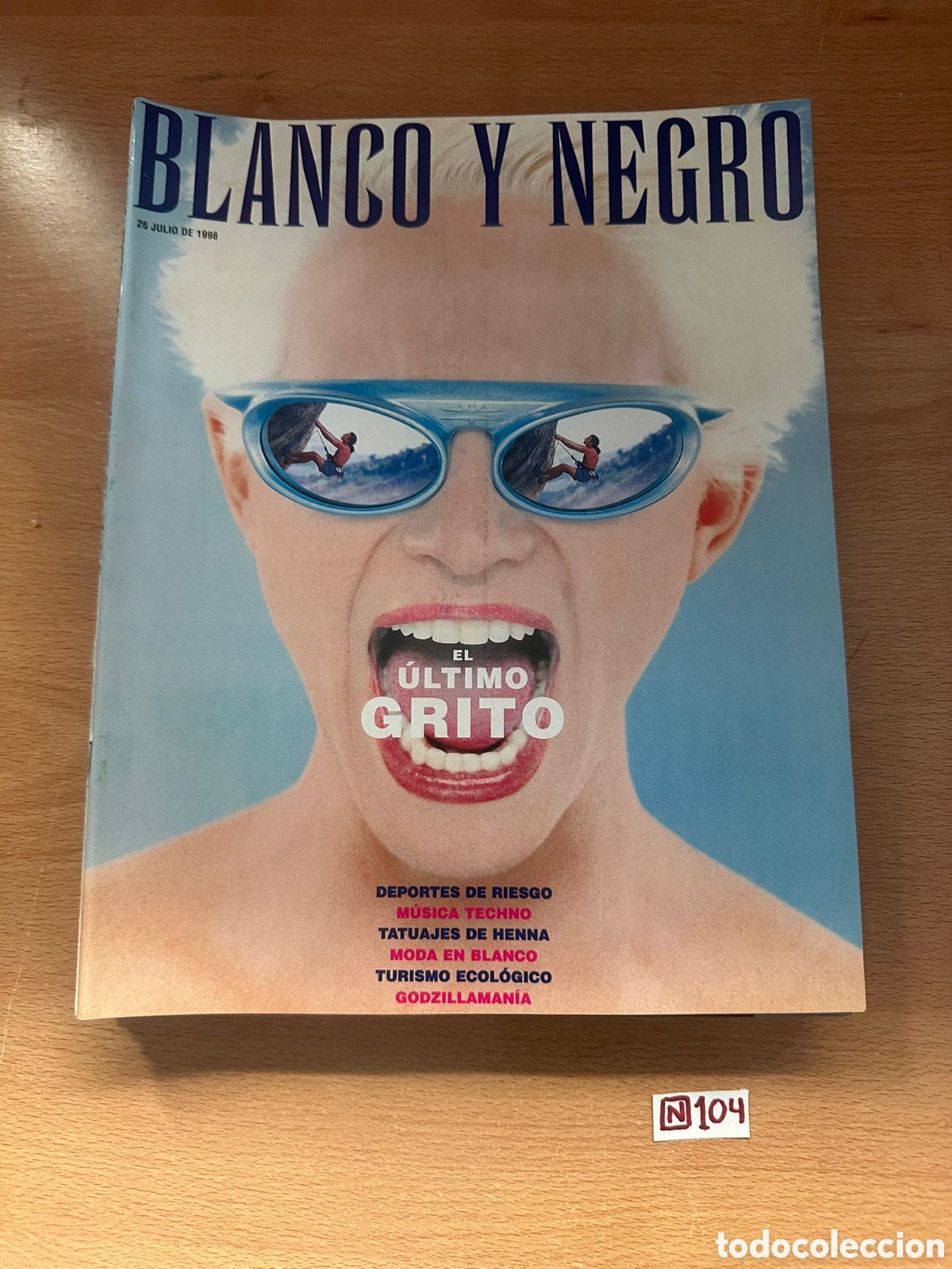 Otros art&iacute;culos de coleccionismo en papel: Blanco y negro el &uacute;ltimo grito - Foto 1
