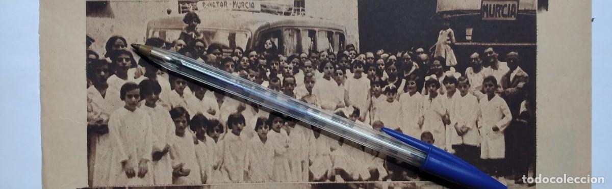 Otros Art&iacute;culos de Coleccionismo en Papel: MURCIA NI&Ntilde;OS DE LAS ESCUELAS ANEJAS A LA NORMAL JUNTO AUTOBUSES COLONIAS PLAYA DE LO PAGAN 1935