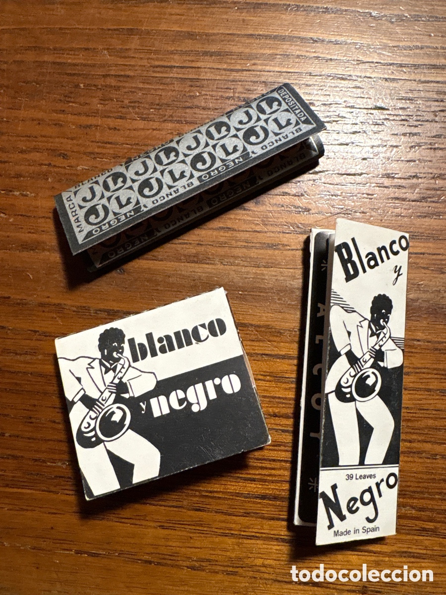 Otros art&iacute;culos de coleccionismo en papel: LOTE DE TRES PAPELES DE FUMAR BLANCO Y NEGRO LIBRITOS