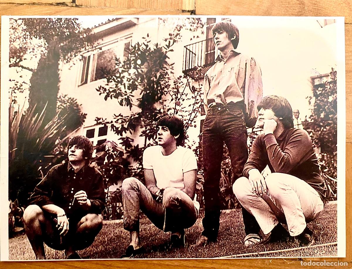 Otros art&iacute;culos de coleccionismo en papel: 8 postales de The Beatles - Foto 9