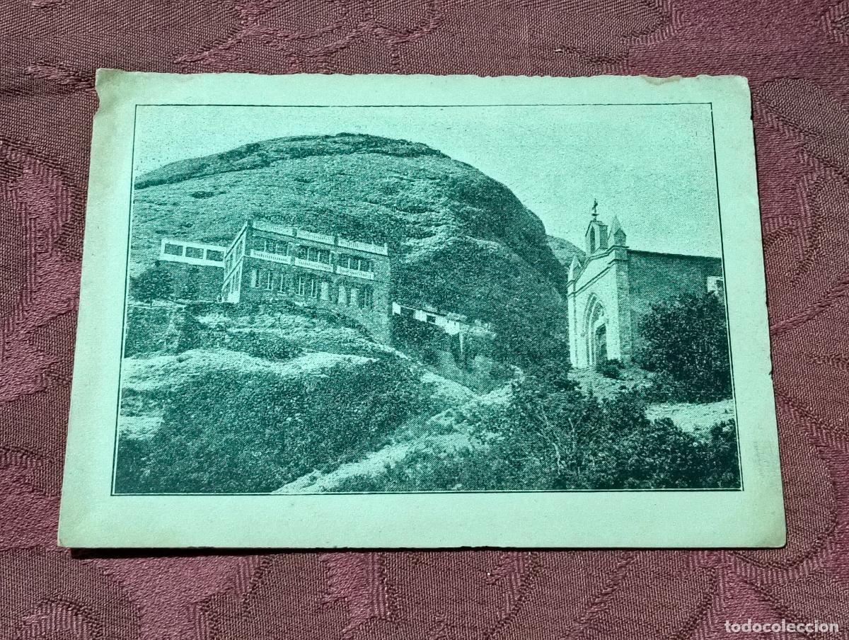 Altri oggetti di carta: Hoja turistas subid a admirar una de las bellezas de Catalu&ntilde;a restaurant monasterio