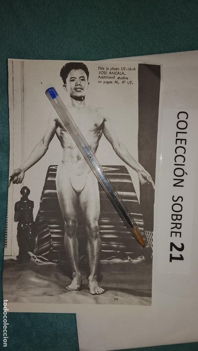 Altri oggetti di carta: hoja tematica gay artistica fotografica o comic hombre erotico desnudos culturismo homo sexo EROTICA