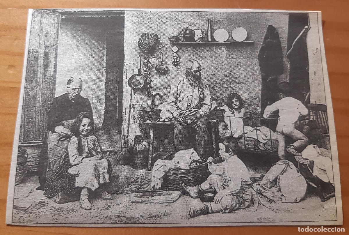 Otros Art&iacute;culos de Coleccionismo en Papel: RECORTE DE REVISTA - REPRODUCCI&Oacute;N ABUELOS POBRES CON SUS NIETOS - PERFECTO ESTADO